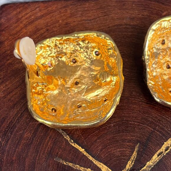 90s Large Black Enamel and Gold Clip On Earring Womens Vintage Statement Jewelry - Picture 7 of 10